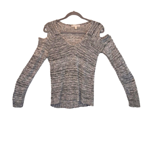 Closet Space Sweaters - Closet Space Gray Cold Shoulder Lightweight Open Weave Sweater Size Small
